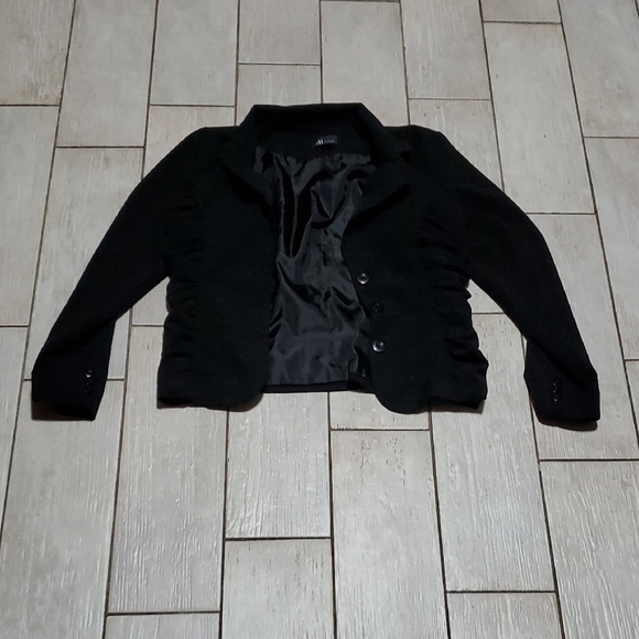 AB Studio Jackets & Blazers - AB Studios Black Jacket - Women's 6, Ruching on Sides, 3 Button Closure